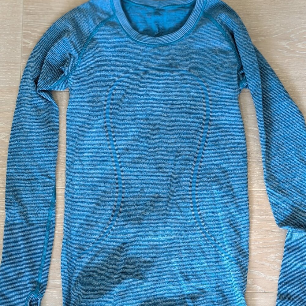 Long Sleeve Lululemon Shirt with monkey holes, Size 0